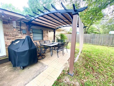 100 Leslie St, Bonham, TX 75418 - photo 5