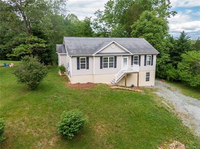 364 Lakeview Cir, Louisa, VA 23093 - photo 4