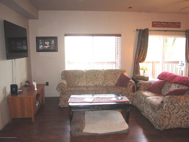 Family Room (2)