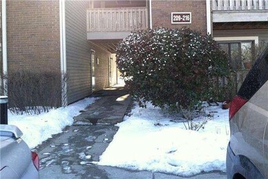 215 Ravens Crest Dr, Plainsboro, NJ 08536 - photo 3