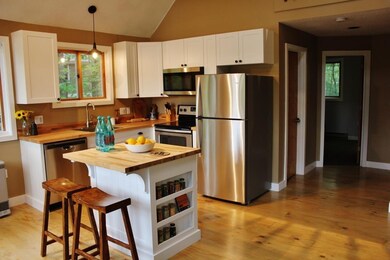 687 Pequawket Dr, Conway, NH 03818 - photo 5