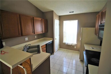 219 Walter Ct, Carmel, IN 46032 - photo 3