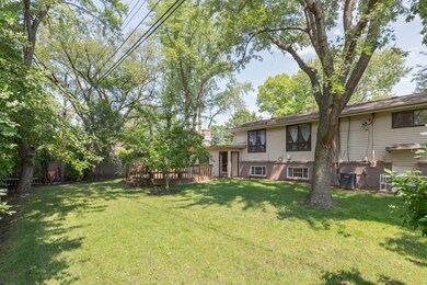 1326 Prairie Lawn Rd, Glenview, IL 60026 - photo 6