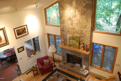 324 Canoe Brook Dr, Hawley, PA 18428 - photo 5