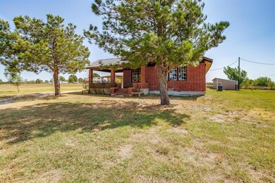 5300 Comanche Dr, Godley, TX 76044 - photo 6