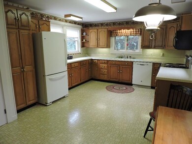 426 Pine St, Dover Foxcroft, ME 04426 - photo 4