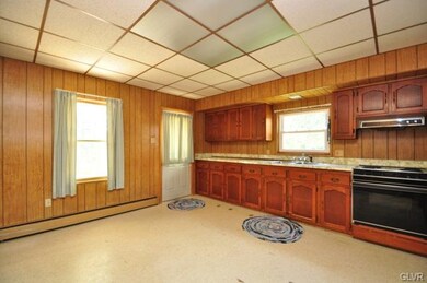 110 E 3rd St, Lehighton, PA 18235 - photo 3