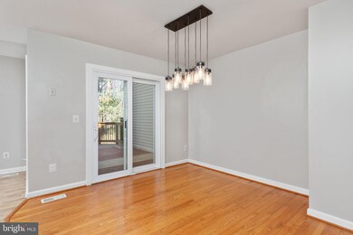 10606 Alison Dr, Burke, VA 22015 - photo 7