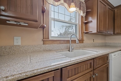 259 Saint Marie St, Manchester, NH 03102 - photo 7