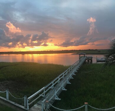 301 Palm Blvd sunset