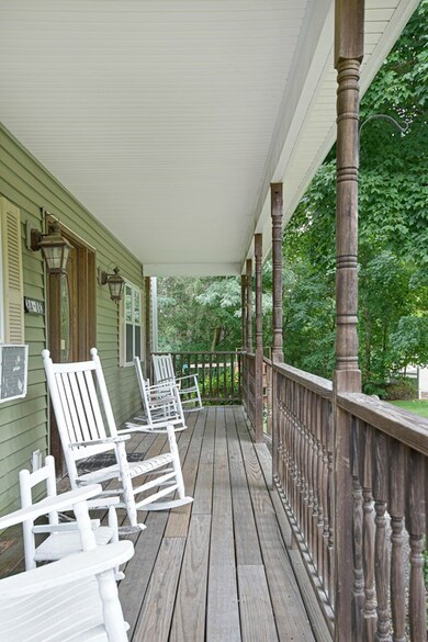 8 Albert Dr, Millville, MA 01529 - photo 4