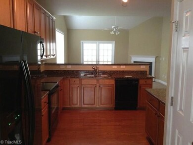 4524 Treebark Ln, High Point, NC 27265 - photo 5