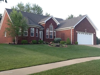 6307 Saskatchewan Dr, Louisville, KY 40228 - photo 2