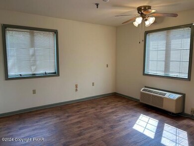 3 Village Cir unit 107, Stroudsburg, PA 18360 - photo 6