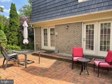 10744 Brewer House Rd, Rockville, MD 20852 - photo 5