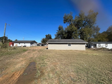 Home Portfolio 3 Door Grenada Ms, Grenada, MS 38901 - photo 2