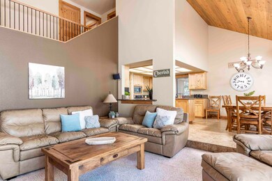 17844 Liesure Ln unit 7, Sunriver, OR 97707 - photo 3