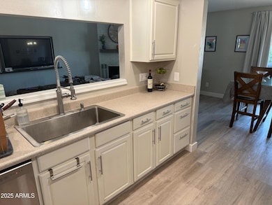 4007 E Kimberly Way, Phoenix, AZ 85050 - photo 6