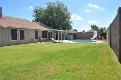 6502_W_Kings_backyard