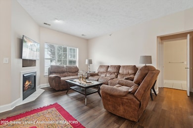 05-268-W-Saginaw-St-unit-202-East-Lansin