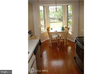 13945 Big Yankee Ln unit 13945, Centreville, VA 20121 - photo 2