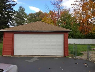 Parking Lot/Garage