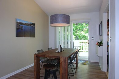 5074 Meadow Crossing Drive-large-008-13-
