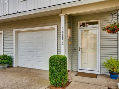 1619 NE 10th Place, Canby, OR 97013 - photo 3