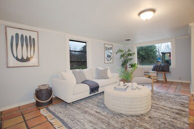 111 W Park St, Fredericksburg, TX 78624 - photo 4