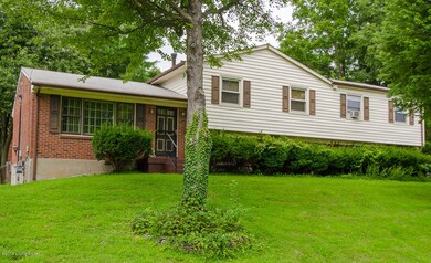 5418 Oakcreek Ln, Louisville, KY 40291 - photo 2