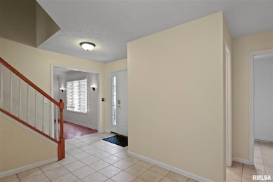 5212 N Rothmere Dr, Peoria, IL 61615 - photo 6