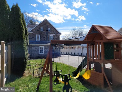 806 Wynnewood Rd, Ardmore, PA 19003 - photo 3