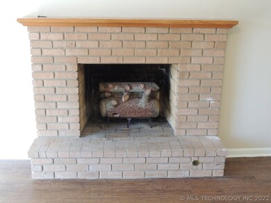 1814 S Cedar Ave, Broken Arrow, OK 74012 - photo 4