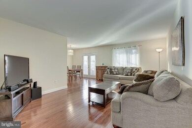 406 Troy Ct SE, Vienna, VA 22180 - photo 4