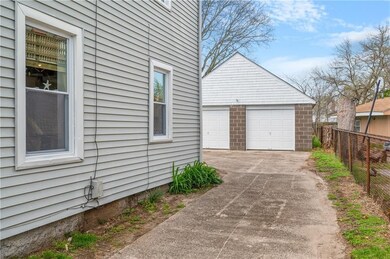 70 Rock Ave, Pawtucket, RI 02861 - photo 5