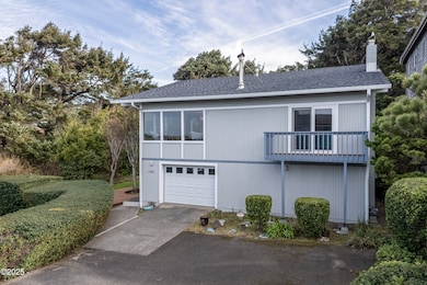 1242 NW SPRING ST (EXTERIORS) (19)