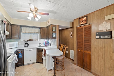 51 Hiering Ave A3 (5)