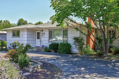 1419 Daisy Ln, Grants Pass, OR 97527 - photo 2