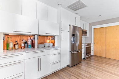 196 S Grant Ave unit 307, Columbus, OH 43215 - photo 5