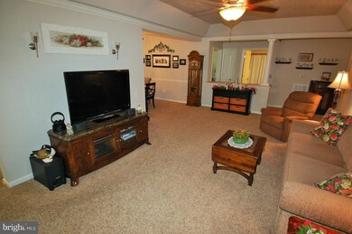 8609 Wintergreen Ct unit 203, Odenton, MD 21113 - photo 6