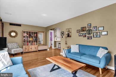 281 Linden St, Moorestown, NJ 08057 - photo 5