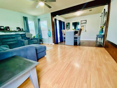 202 N Riverside Dr, Fort Worth, TX 76111 - photo 2