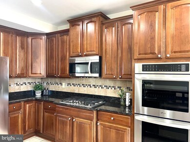 7208 Elkridge Crossing Way, Elkridge, MD 21075 - photo 2