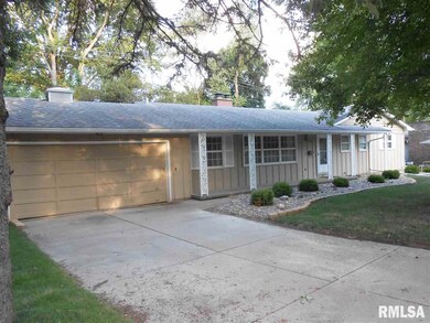 2419 Salem Ct, Bettendorf, IA 52722 - photo 2