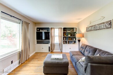 9205 Hudson Ln, Louisville, KY 40291 - photo 6