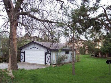 4205 Flossmoor Rd, Country Club Hills, IL 60478 - photo 2