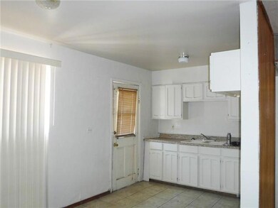 730 N Yarbrough Dr, El Paso, TX 79915 - photo 5