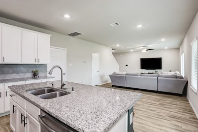 1244 Steed Bluff Dr, Alvin, TX 77511 - photo 4