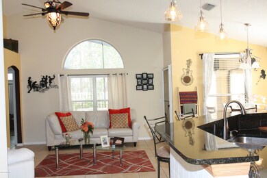Kitchen / Living