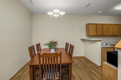 1562 Liberty Cir unit 2403, Shakopee, MN 55379 - photo 7